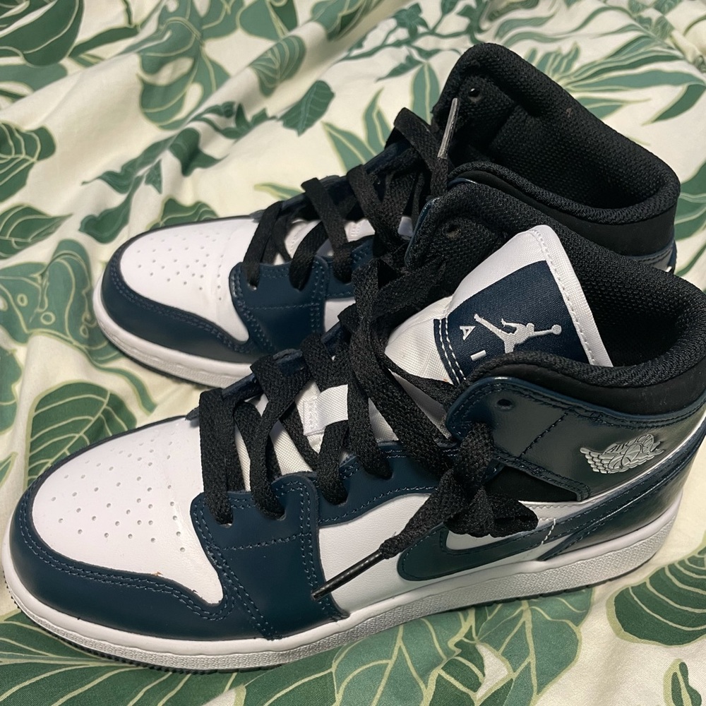 Nike Air Jordan 1 Mid Armory Navy